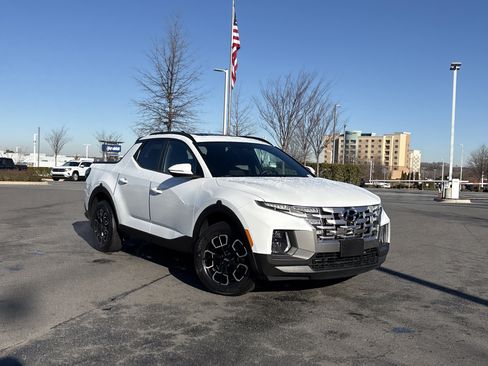 Used 2022 Hyundai Santa Cruz SEL Premium image 2