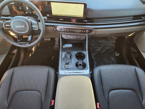 New 2026 Kia Carnival LXS image 18