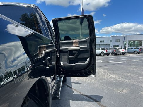 Used 2017 Ford F250 Lariat w/ Lariat Ultimate Package AWD/4WD image 22