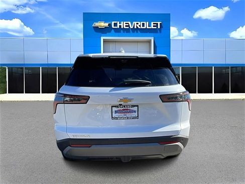 New 2026 Chevrolet Equinox LT w/ Convenience Package II image 4