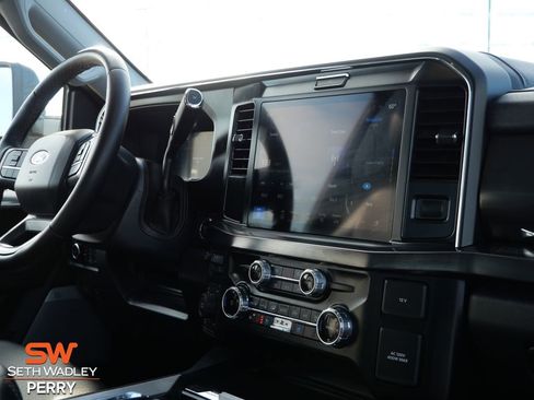 Certified 2025 Ford F250 Lariat w/ FX4 Off-Road Package image 18