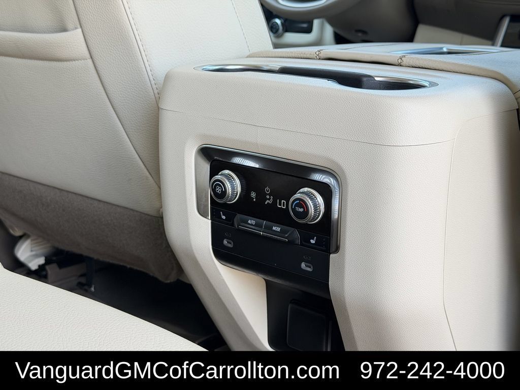 Used 2024 GMC Yukon XL Denali RWD image 40