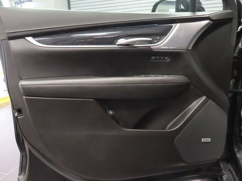 Certified 2023 Cadillac XT5 Premium Luxury AWD/4WD image 9