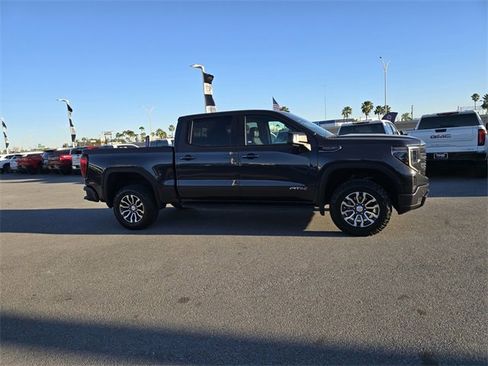Used 2022 GMC Sierra 1500 AT4 w/ AT4 Premium Package image 4
