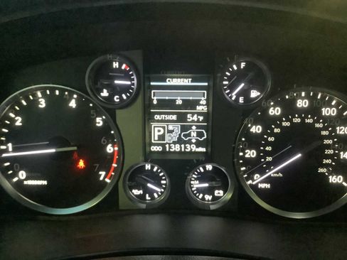 Used 2013 Lexus LX 570 4WD w/ Luxury Pkg image 20