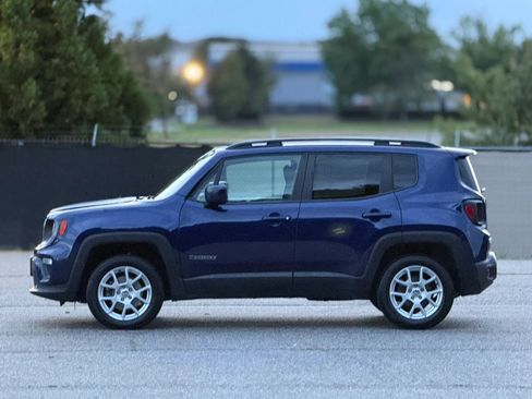 Used 2020 Jeep Renegade Latitude w/ Cold Weather Group AWD/4WD image 8