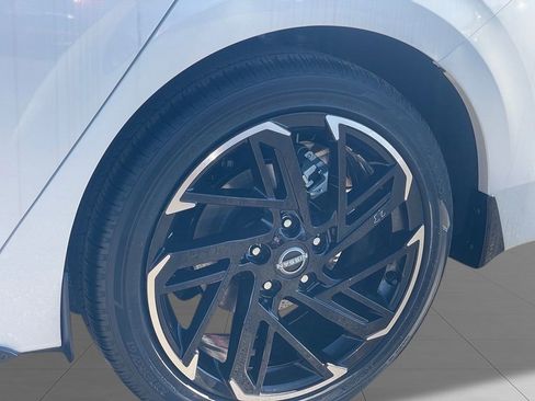 New 2026 Nissan Sentra SR w/ Floor Mat Package image 9