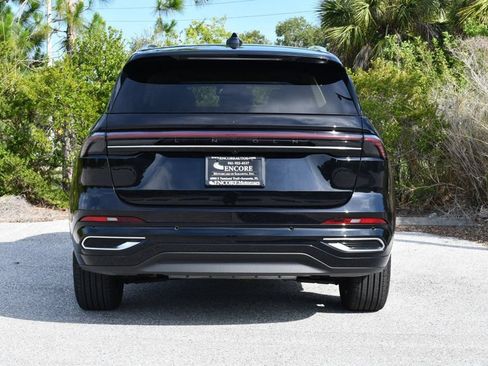 Used 2024 Lincoln Nautilus Reserve w/ Equipment Group 203A AWD/4WD image 5