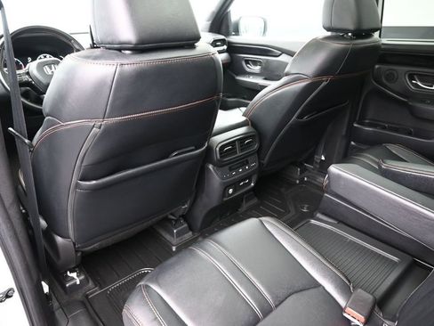 Certified 2023 Honda Pilot TrailSport image 16