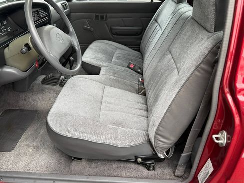 Used 1993 Toyota Pickup Deluxe AWD/4WD image 7