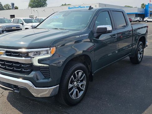Used 2025 Chevrolet Silverado 1500 LT AWD/4WD image 3