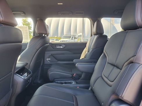 New 2026 Nissan Armada SL w/ Captain's Chari Seat Package image 31