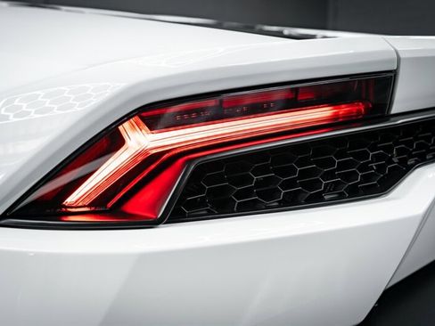 Used 2016 Lamborghini Huracan LP 610-4 image 19