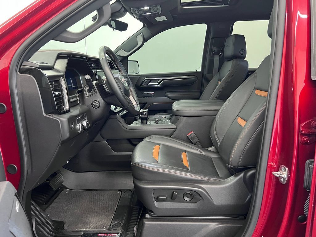 Used 2025 GMC Sierra 1500 AT4 w/ AT4 Premium Package AWD/4WD image 5