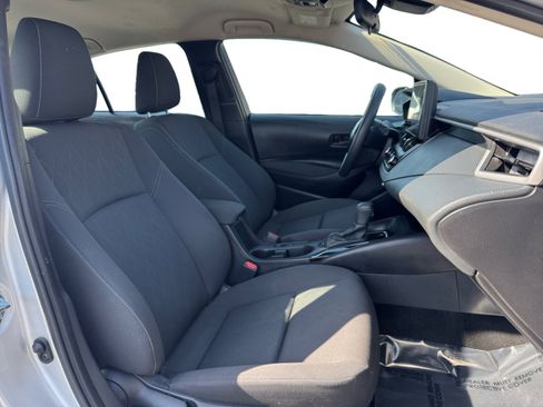 Used 2025 Toyota Corolla LE FWD image 15