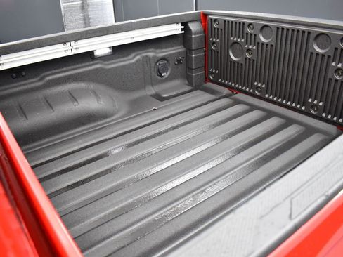 Certified 2025 Nissan Frontier SV w/ SV Convenience Package image 12