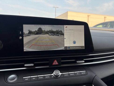 New 2026 Hyundai Elantra Limited FWD image 23