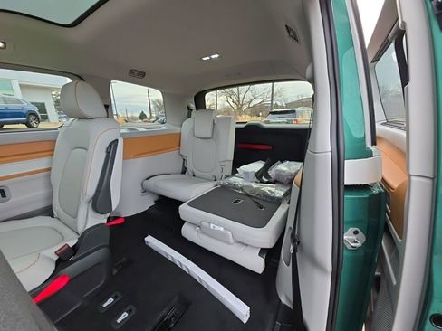 New 2025 Volkswagen ID. Buzz Pro S Plus image 22