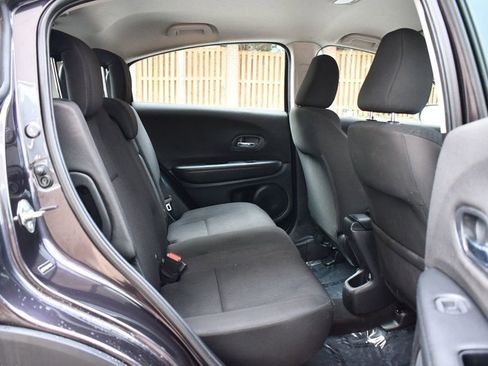 Used 2018 Honda HR-V LX image 36