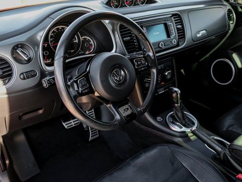 Used 2014 Volkswagen Beetle R-Line image 11