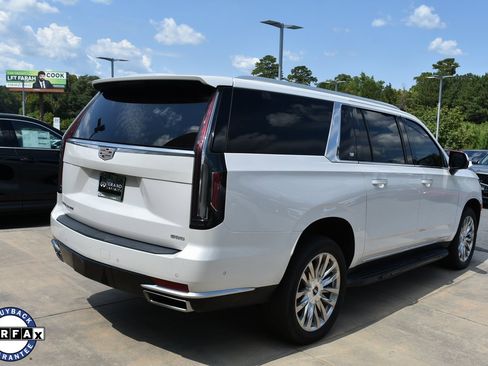 Used 2021 Cadillac Escalade ESV Premium Luxury w/ LPO, Illumination Package image 12