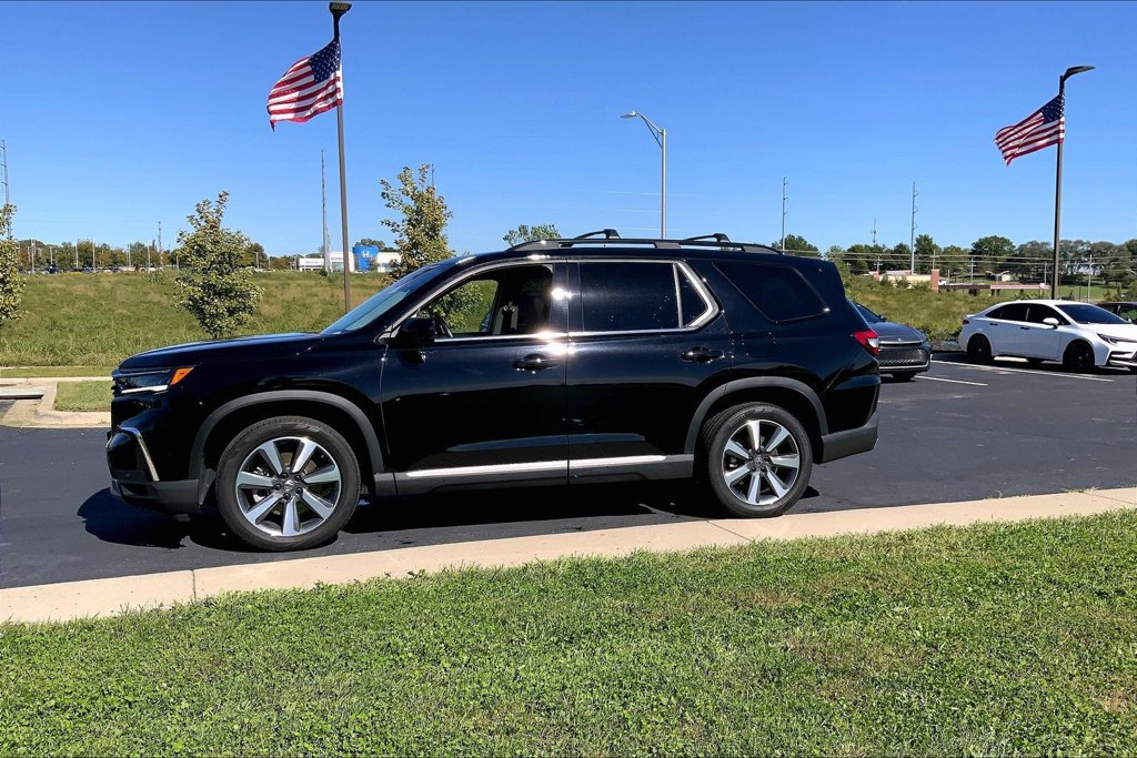 Used 2023 Honda Pilot Touring image 12