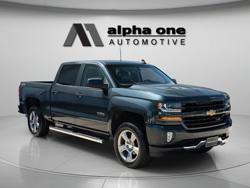 Used 2018 Chevrolet Silverado 1500 LT w/ Texas Edition AWD/4WD image 3