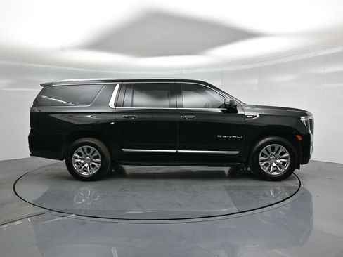 Used 2021 GMC Yukon XL Denali AWD/4WD image 25