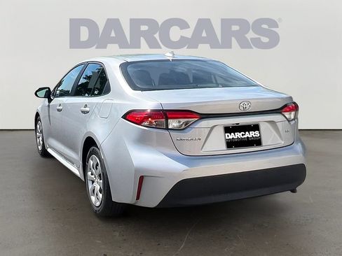 Used 2025 Toyota Corolla LE FWD image 5