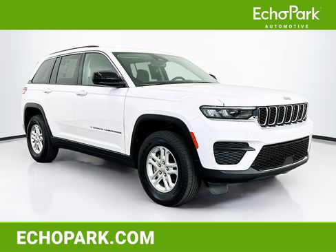 Used 2023 Jeep Grand Cherokee Laredo AWD/4WD image 1
