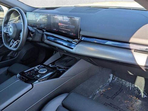 Certified 2025 BMW i5 xDrive40 w/ M Sport Package image 23