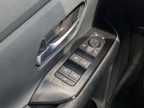 Used 2021 Nissan Rogue SV FWD image 19