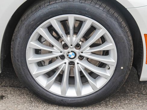 Certified 2023 BMW 530i w/ Premium Package image 10