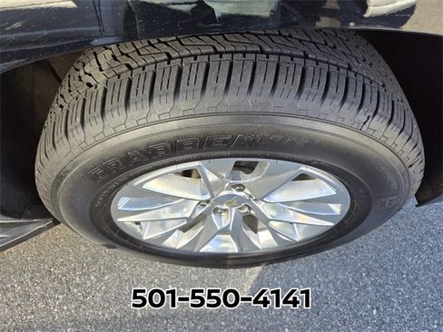 Used 2021 Chevrolet Suburban Premier w/ Premium Package image 4