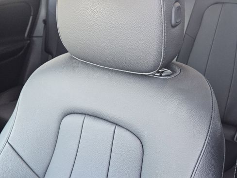 Certified 2025 Mercedes-Benz GLB 250 4MATIC image 15