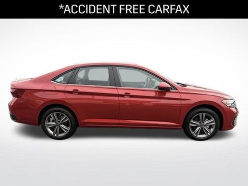 Used 2024 Volkswagen Jetta SE FWD image 2