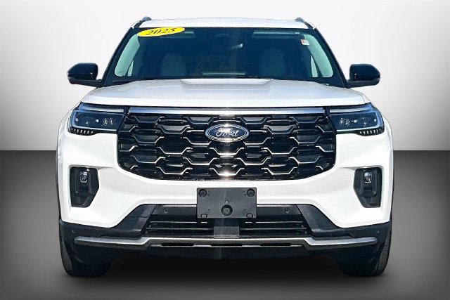 Used 2025 Ford Explorer Platinum w/ LUX Leather Package AWD/4WD image 3