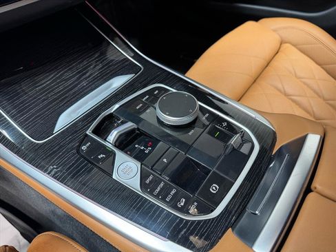 Used 2024 BMW X7 xDrive40i w/ M Sport Package image 15