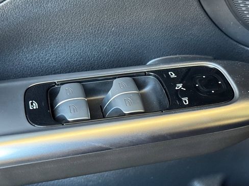 New 2025 Mercedes-Benz C 300 4MATIC Sedan image 13