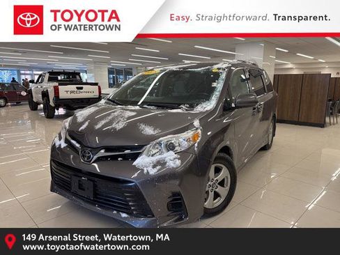 Certified 2018 Toyota Sienna LE w/ Carpet Mat Package image 1
