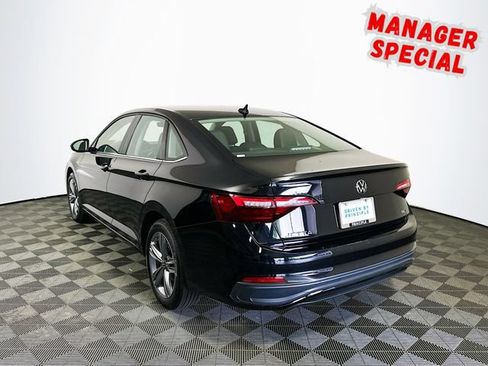 Used 2024 Volkswagen Jetta SE FWD image 6