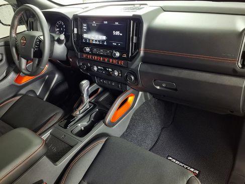 Used 2025 Nissan Frontier PRO-4X w/ Pro Convenience Package AWD/4WD image 12