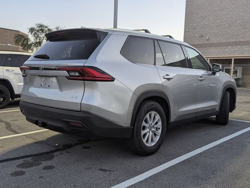 Certified 2024 Toyota Grand Highlander AWD image 4