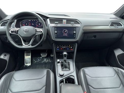 Used 2023 Volkswagen Tiguan SEL R-Line image 16