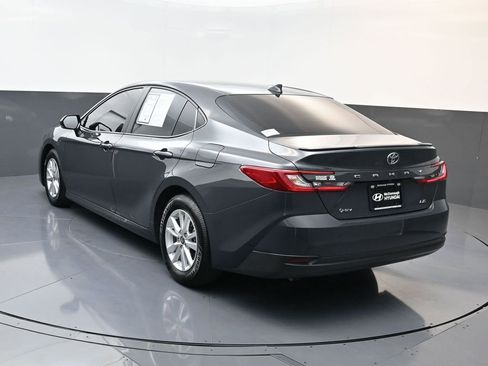 Used 2025 Toyota Camry LE image 5