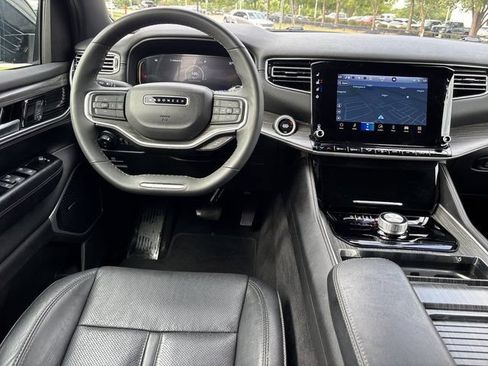Used 2024 Jeep Wagoneer Series II w/ Flexible Seating Group RWD image 19