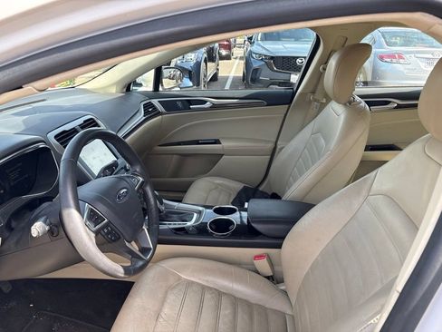 Used 2013 Ford Fusion SE FWD image 12