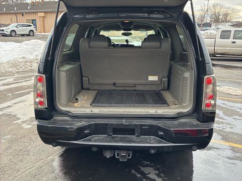 Used 2005 Cadillac Escalade ESV AWD image 20