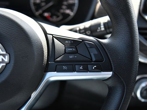 Used 2025 Nissan Altima 2.5 SV FWD image 27