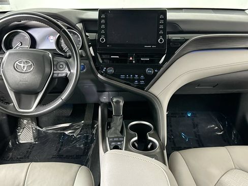 Used 2022 Toyota Camry XLE FWD image 19
